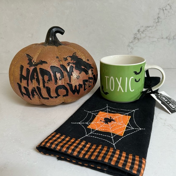 Glittery Pumpkin Pier 1 Halloween Kitchen Decor Toxic Mug and Tea Towel - Picture 2 of 11
